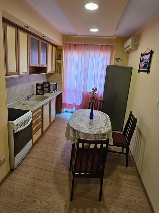 Дава се под наем Тристаен апартамент в Пловдив, Изгрев - 80 кв.м за 359.04 € - Снимка #10
