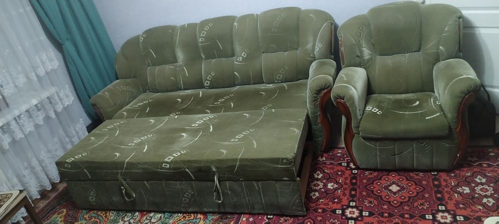 Диван хороший почти новый