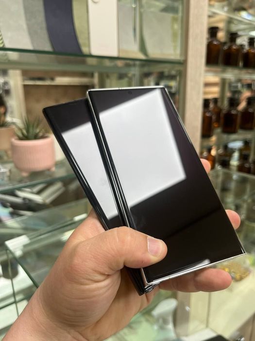 Samsung S23 Ultra xotirasi 12/256GB