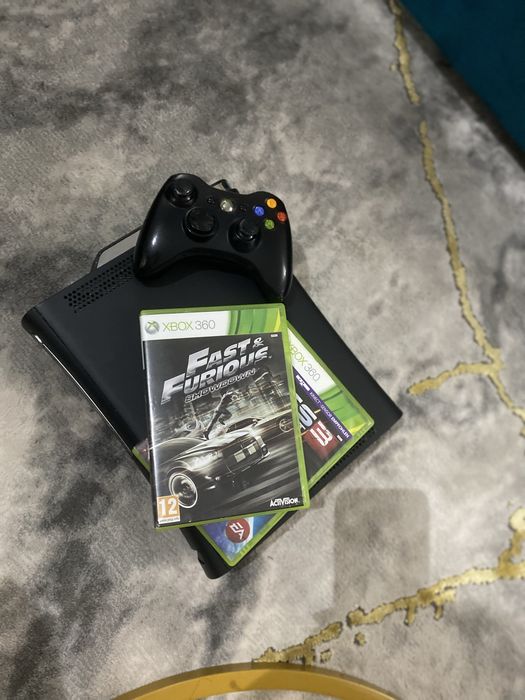 Xbox 360 Slim 120GB + 1 Controller Wireless + 2 Jocuri – 350 lei