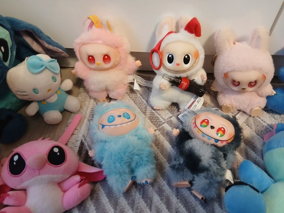 Стич и лабубу и др.