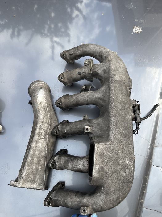 Изпускателен и всмукателен колектор от Мерцедес Ом 603