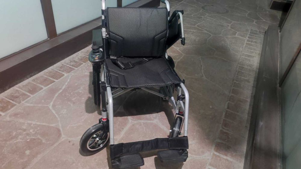 Чисто нова инвалидна количка до 130 кг.  Mobility PLUS - Много удобна