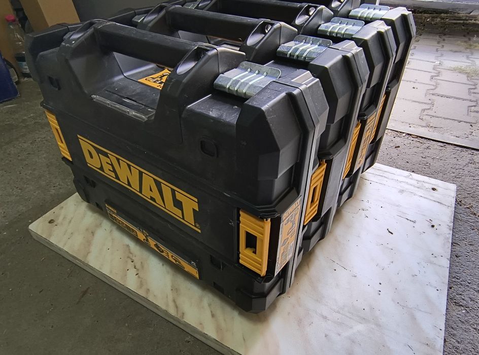 DeWalt куфари за съхранение на инструменти