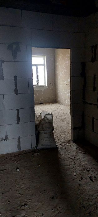 3 xonali yangi 2 etajdan Yangi O'zbekiston bog'i oldidan