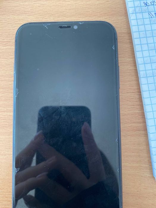 продам айфон 11