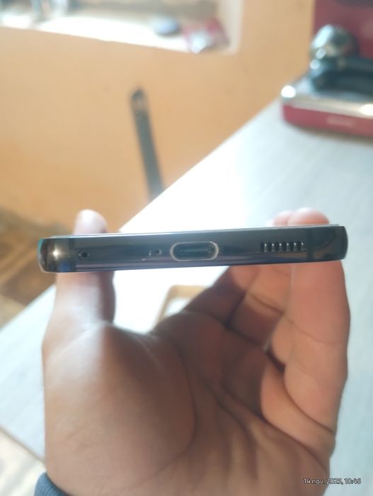 Se vinde Samsung s22 5G in stare impecabila folosit doar două luni