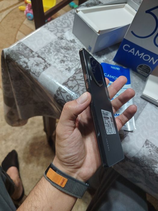 Tecno Camon 30 8/256 с (Amoled экраном 120 GHz)