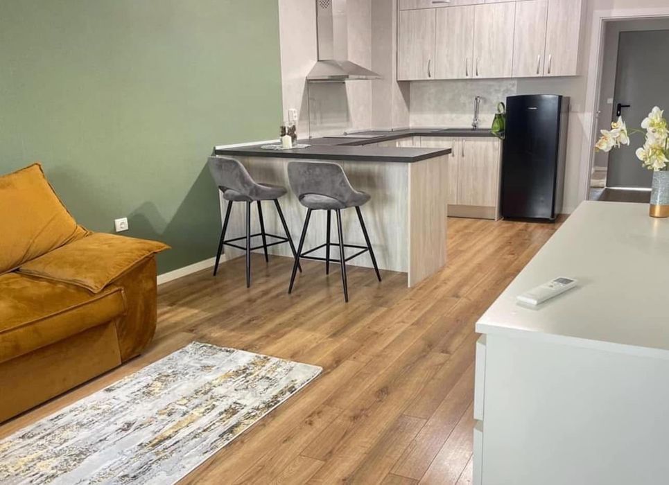 Дава се под наем Двустаен апартамент в Варна, Чайка - 72 кв.м за 558.45 € - Снимка #1