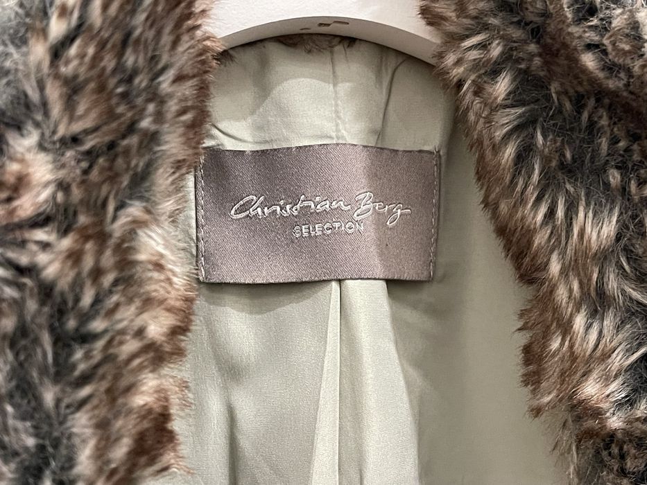 Вълнено палто с пухкава яка, светлосиво-Christian Berg Selection, S 36