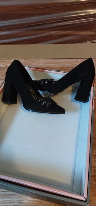 Продам туфли женские