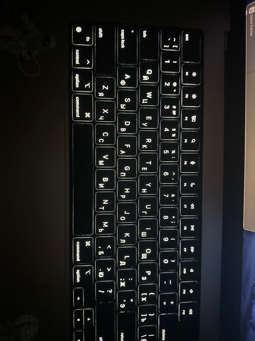 macbook pro 16 m3 pro 18/512