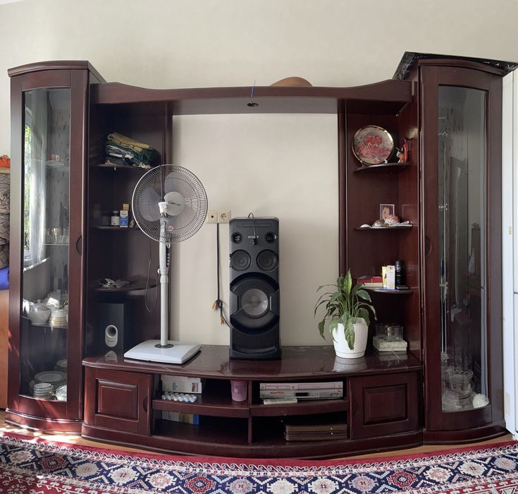 Горка для гостиной