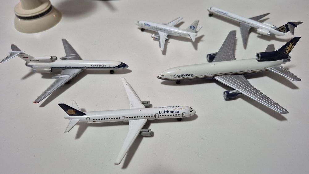 Machete avioane de  colectie metal Italia