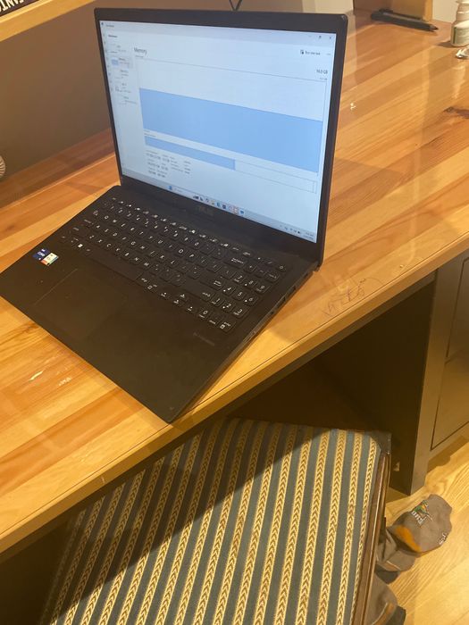 ASUS vivobook laptop