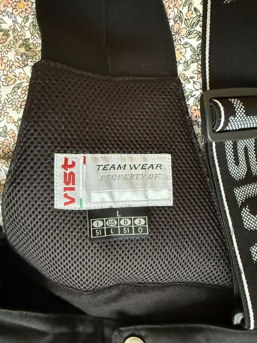 Vând costum de schi VIST mărimea L, utilizat