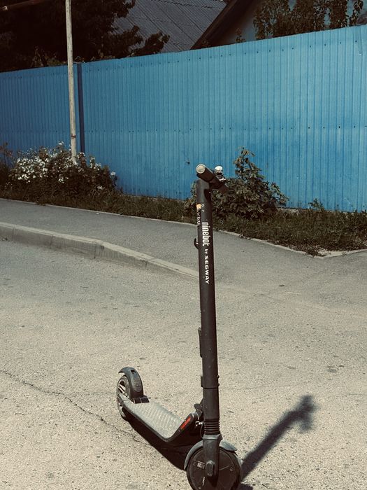 Электронный самокат ninebot