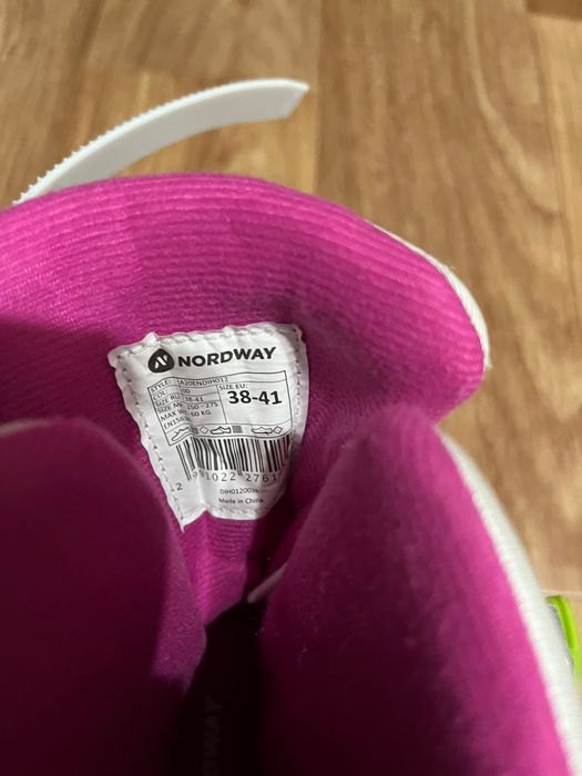 Продам новые коньки