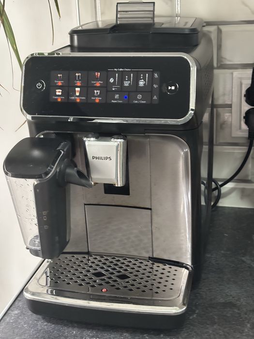Vând espressor automat Philips pentru cafea boabe
