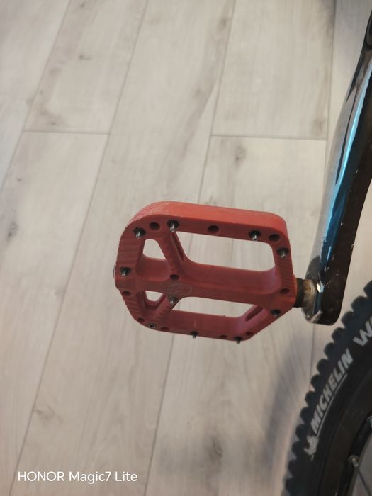 Bicicleta Downhill - Saracen Myst Pro