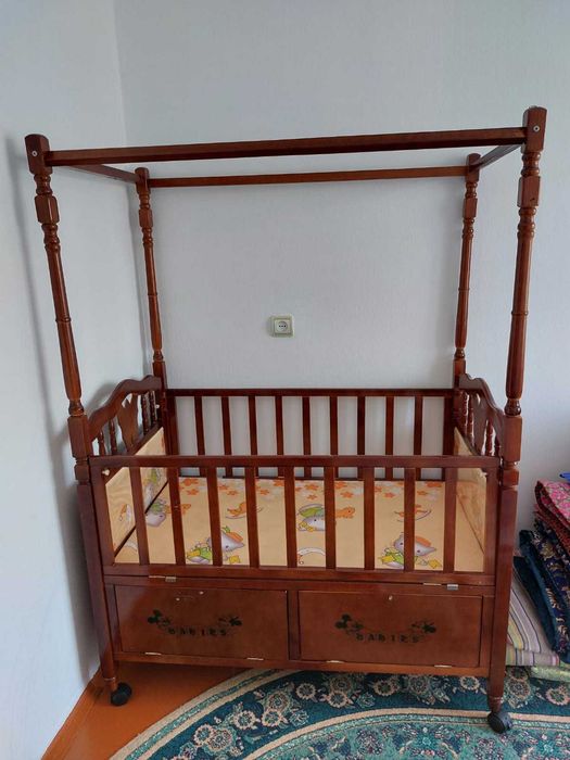 Продаётся детский манеж