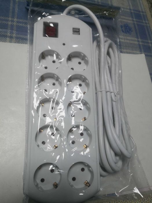 Prelungitor 10 prize, 5 m cu intrerupator si 2 usb cu cablu de 16 A