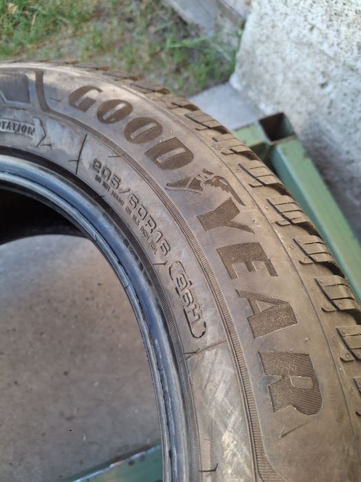 4 Anvelope de iarnă  205 60 r16  Goodyear