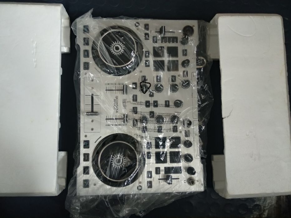 Hercules DJ Console RMX2