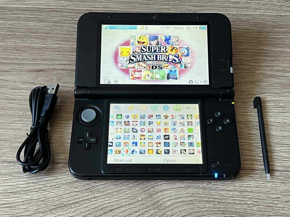 Nintendo 3DS XL modata cu 80 de jocuri instalate pe card Mario,Zelda,Pokemon,toate versiunile + H-Shop magazin gratis
