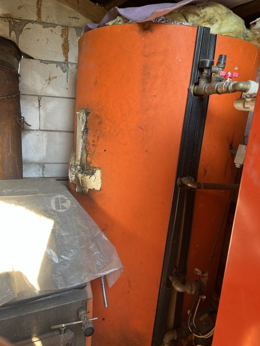 Centrală termică pe lemne cu toata instalatia aferenta. Boiler, puffer