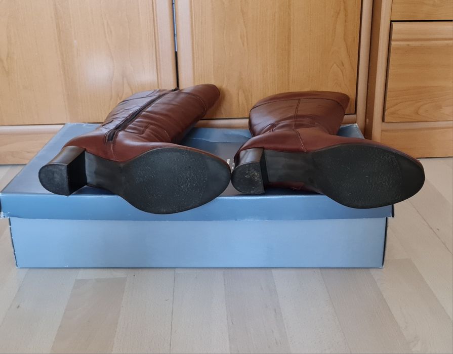 Cizme inalte din piele naturală