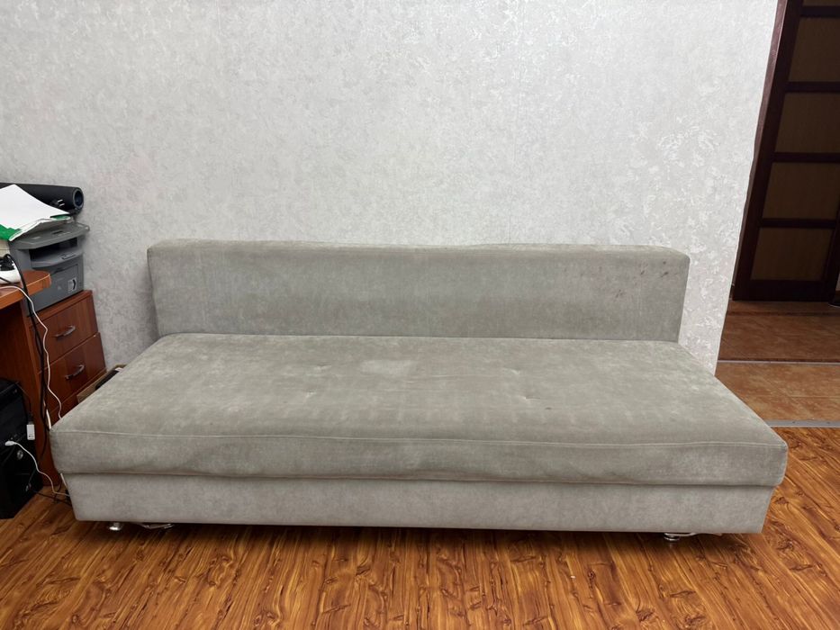 Продаеться диван расскладной