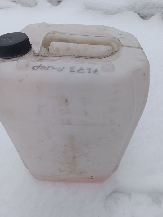 Продам канистру 20 литров