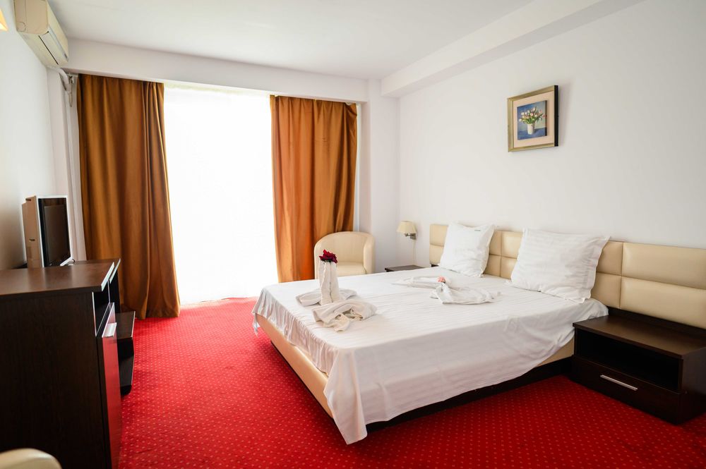 Cazare Mamaia la mare Hotel Laguna 280 pe noapte vedere lac