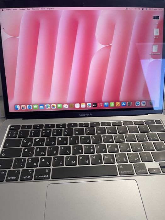 MacBook air 13 м1