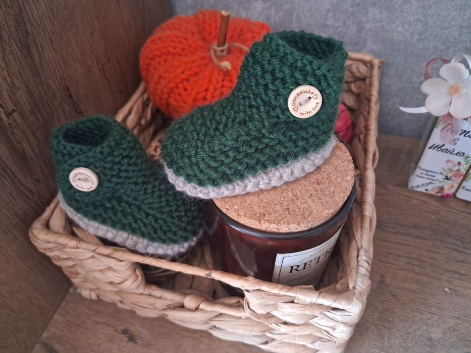 Ръчно плетени бебешки терлички