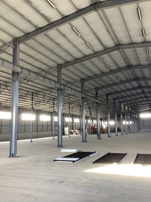 Производственная база с общей земельной площадью 1.3 гектара