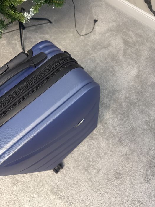 Чемодан размер S