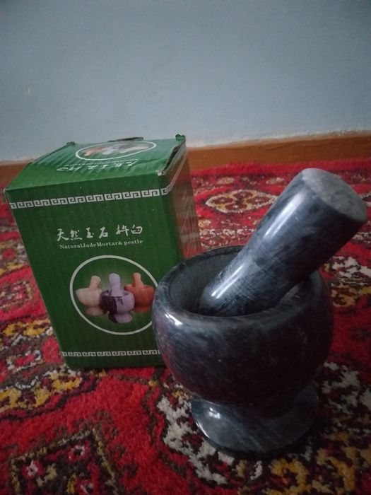 Ступка из гранита или мрамора новая,а также продаю стаканы .