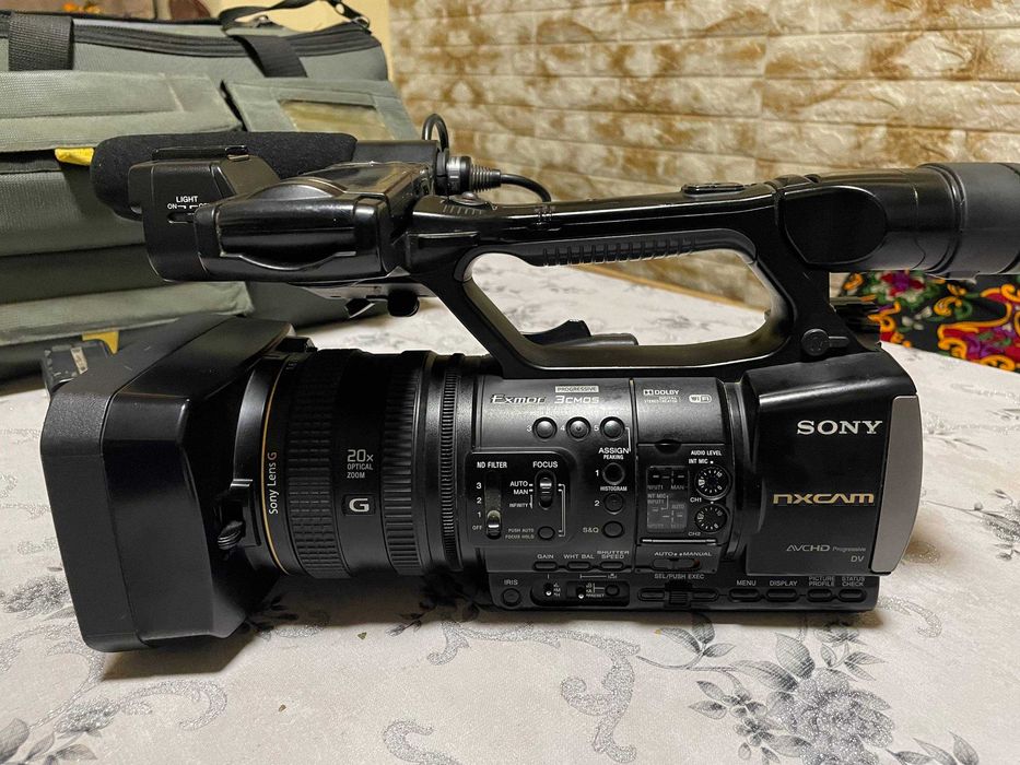 Видеокамера Sony NX3