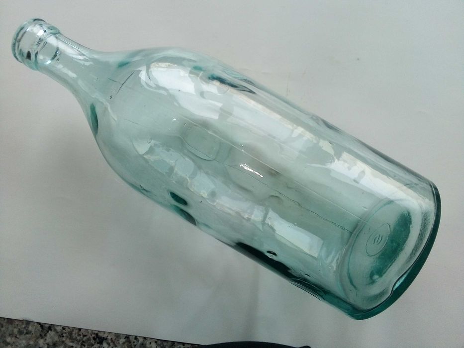 Голямо старо стъклено шише 3л.