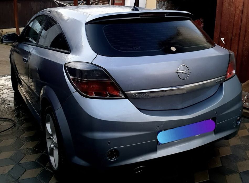 Opel Astra H GTC 1.9 150 de cai