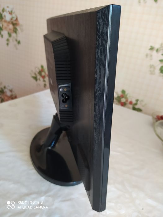 Продам монитор Qmax