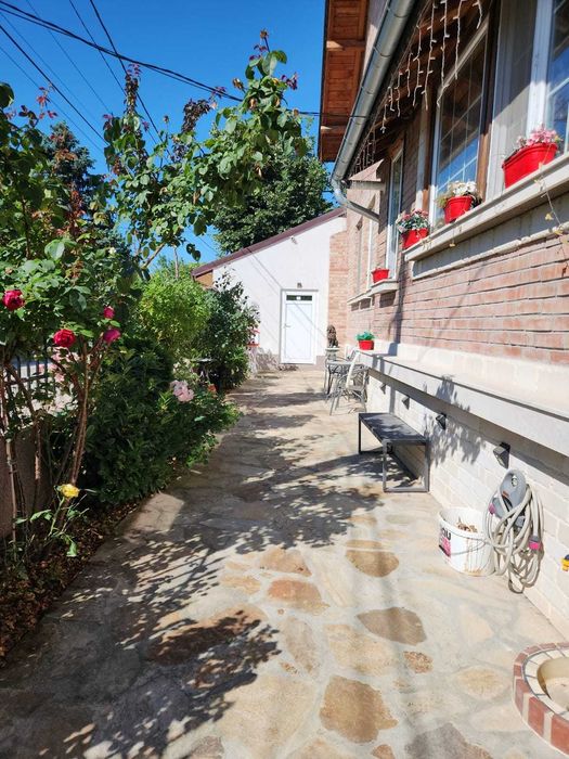 Продава се Къща в Горна Оряховица - 377 кв.м за 885 €/кв.м - Снимка #1