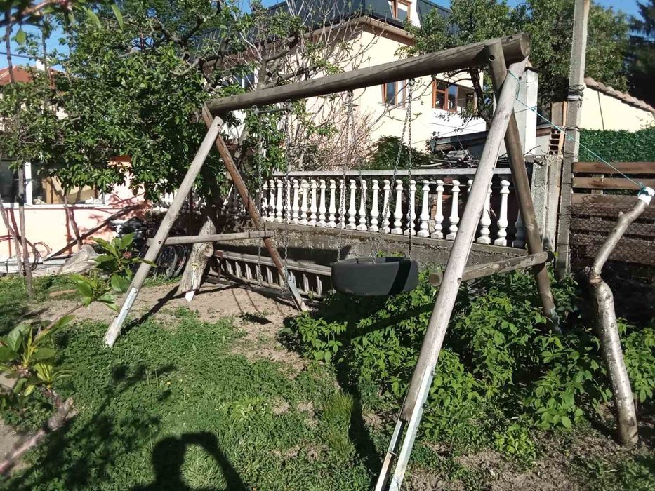 Детска люлка   .