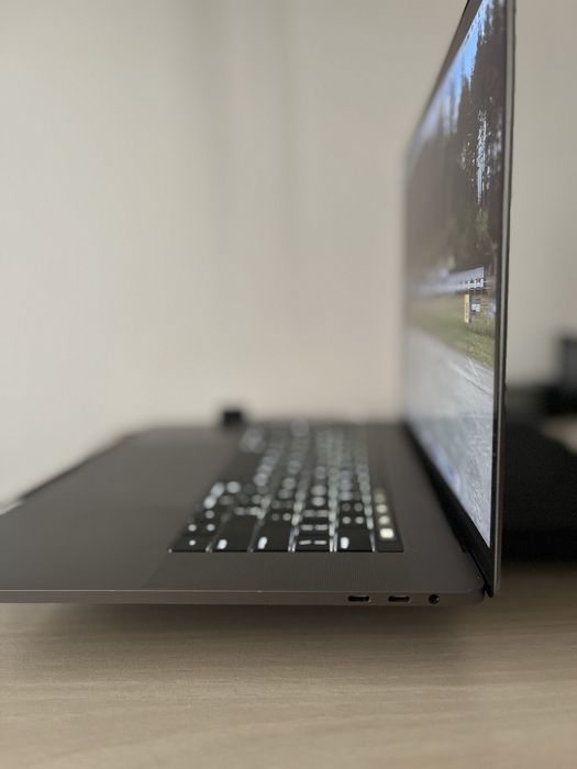 Mackbook Pro 15’ 2019 Touchbar
