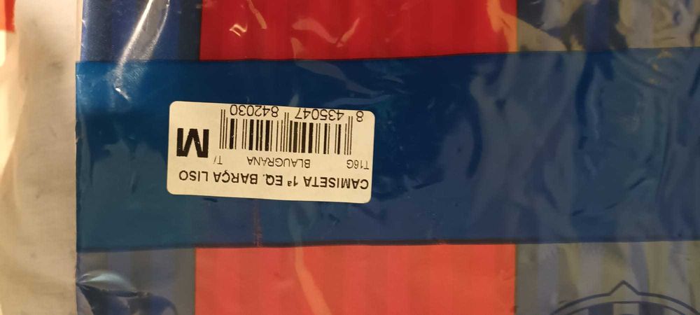 Vand tricou original fotbal FC Barcelona, marimea M,nou, 370 lei
