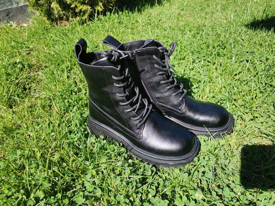 Боти от естествена кожа