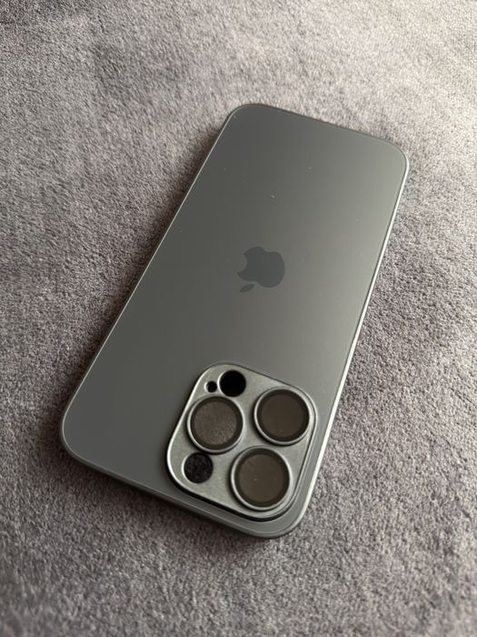 Vand husa iPhone 15 Pro Max Natural Titanium / Black Titanium