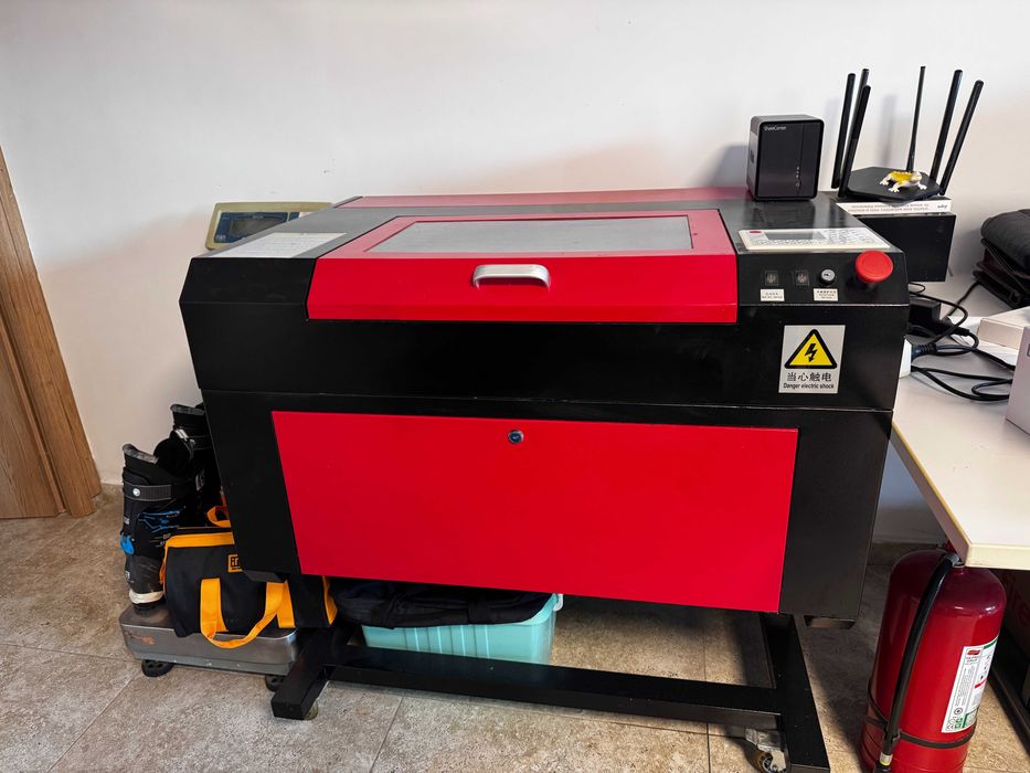 Aparat de gravat si taiat laser REDSAIL/VEVOR